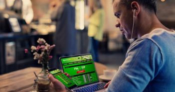 Verbotene Online-Glücksspiele: Spieler kann Verluste zurückholen Spieler erhält 30.500 Euro zurück - Gerichtsurteile bestätigen (Foto: AdobeStock - Kaspars Grinvalds 224459258)