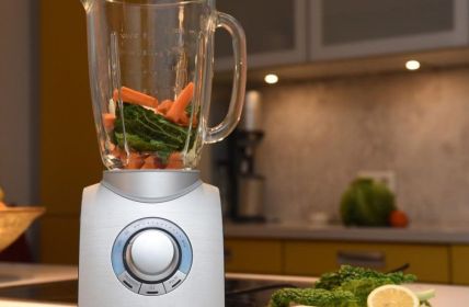 600 Watt Standmixer mit 20.000 U/min für feinste Texturen (Foto: TÜV SÜD AG)