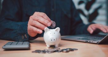 uniVersa erhöht Sonderausgaben für Altersvorsorge auf 30.826 Euro (Foto: AdobeStock - Mdisk - 1757437661)