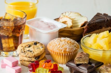 Fast 4000 Mediziner fordern jetzt Zuckersteuer gegen ernährungsbedingte (Foto: AdobeStock -  anaumenko - 109196840)