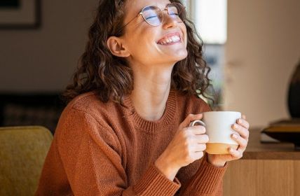 Globale Kaffeezahlen 2025/26: Verbrauch übersteigt Produktion bei knappem (Foto: AdobeStock - Rido - 457504109)