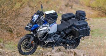Wunderlich TOPBAG erhöht Stauraum BMW R1300 GS um 12-18L (Foto: B GRAMM)