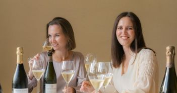 Julia und Karoline Walch eröffnen Weingut Moncalisse in (Foto: Intervinum AG)