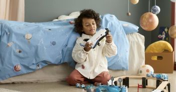 Ab Herbst 2026: BRIO startet modulare Weltraumsets mit (Foto: BRIO AB Ravensburger Verlag)